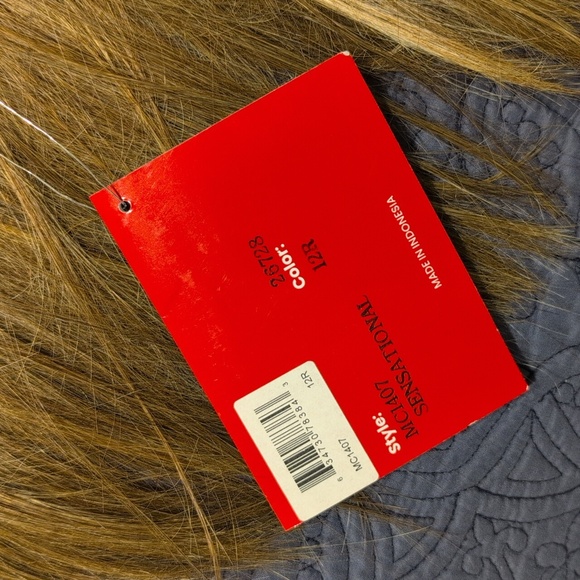 NWT Sensational wig by TressAllure + 5 unused wig caps - Picture 10 of 12